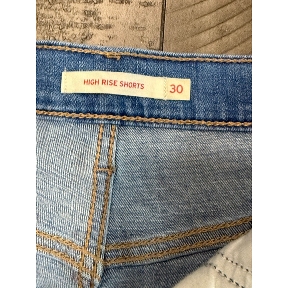 Levi’s High Rise Distressed Denim Shorts Size 30 - Picture 3 of 6